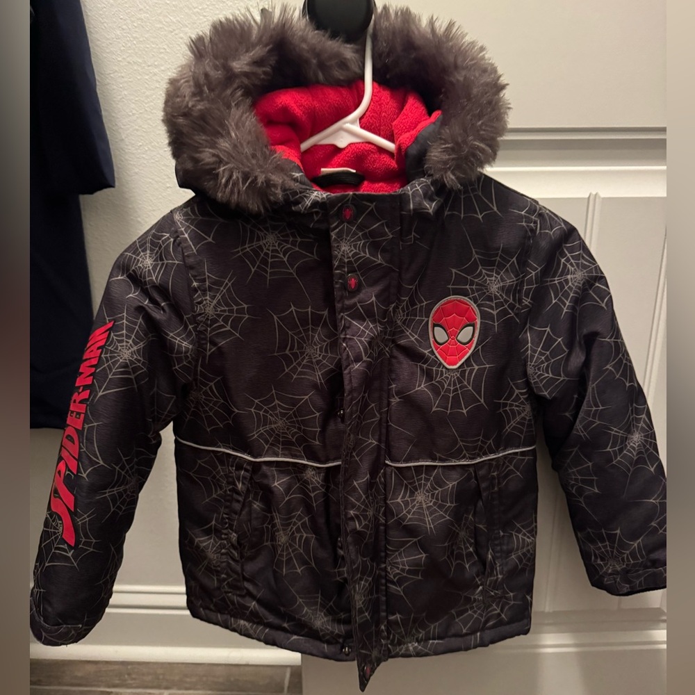 Kids Spider-Man winter coat size 5-6y